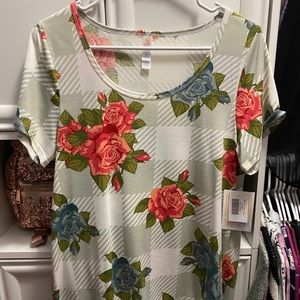 Lularoe Classic Tee Medium plaid with flowers NWT